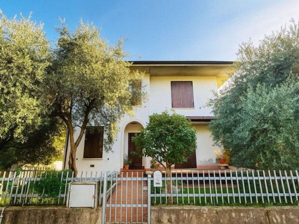 casa indipendente in vendita a Rezzato