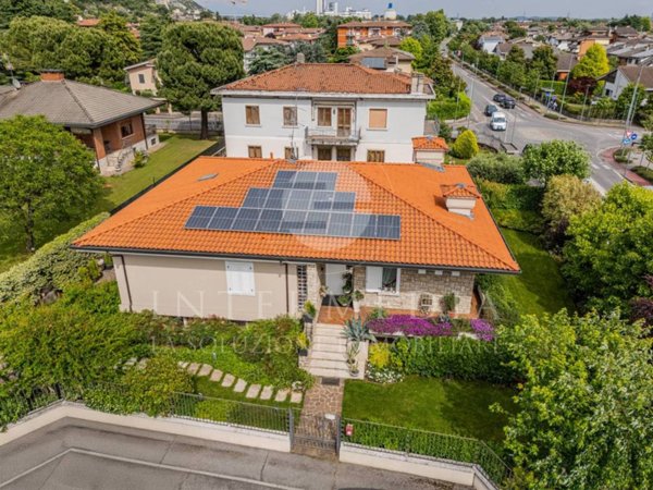 casa indipendente in vendita a Rezzato