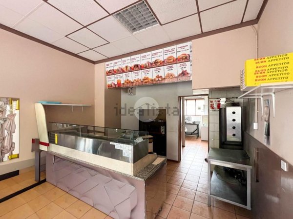 locale commerciale in vendita a Rezzato