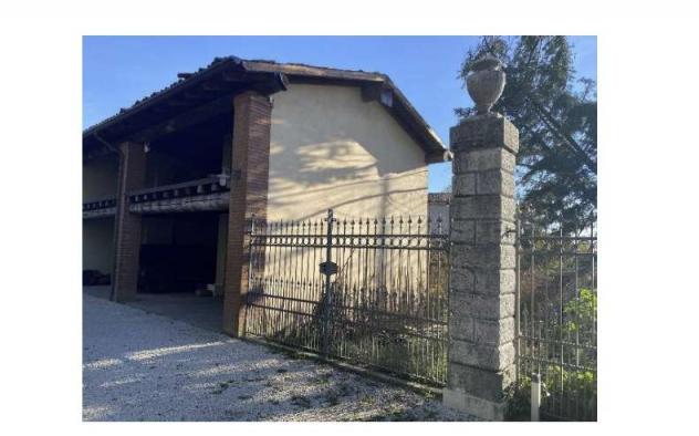 casale in vendita a Rezzato in zona San Giacomo