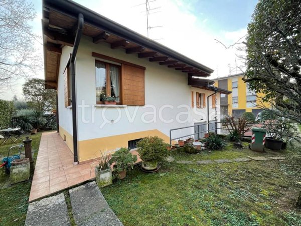 casa indipendente in vendita a Rezzato