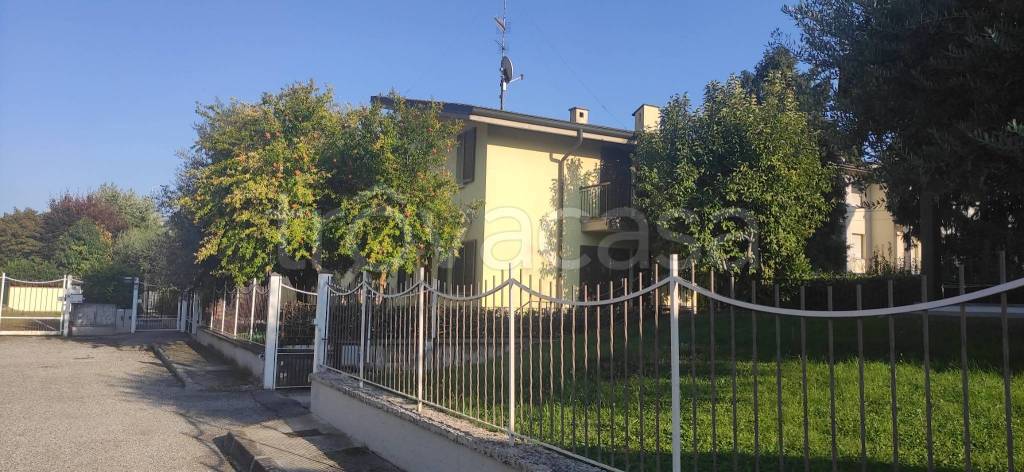 casa indipendente in vendita a Rezzato