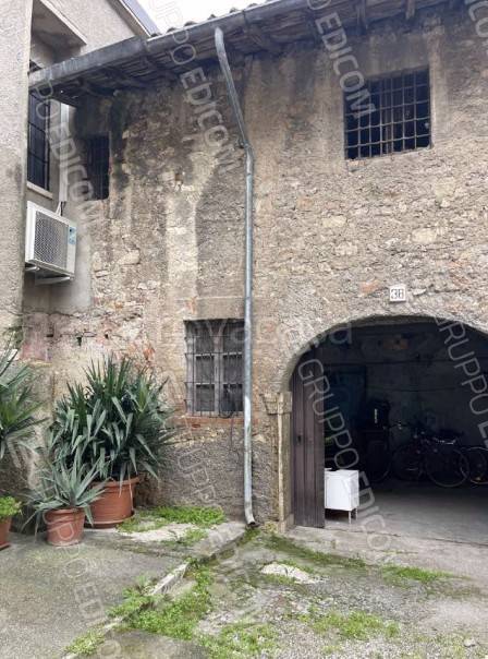 locale commerciale in vendita a Rezzato