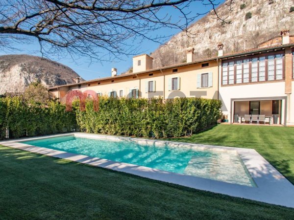 casa indipendente in vendita a Rezzato