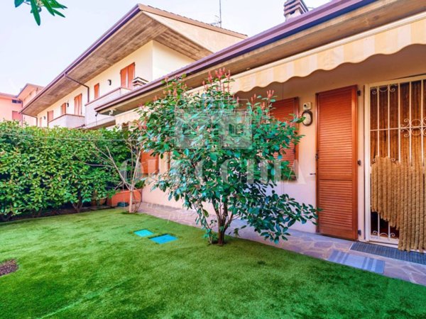 casa indipendente in vendita a Rezzato