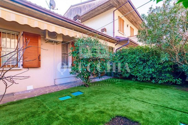 casa indipendente in vendita a Rezzato