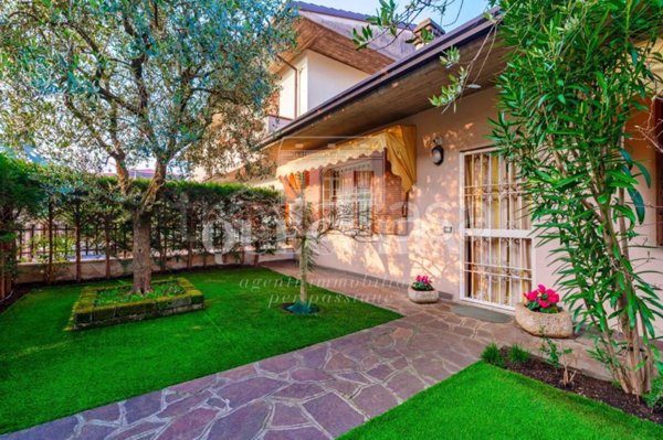casa indipendente in vendita a Rezzato