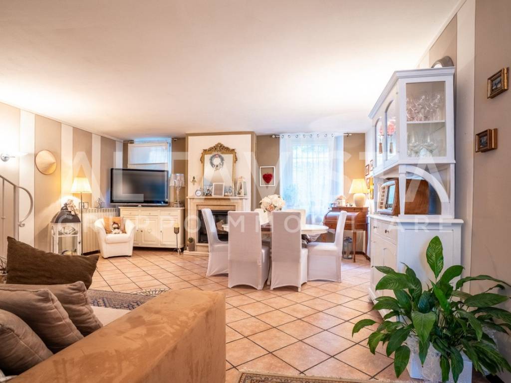 casa indipendente in vendita a Rezzato