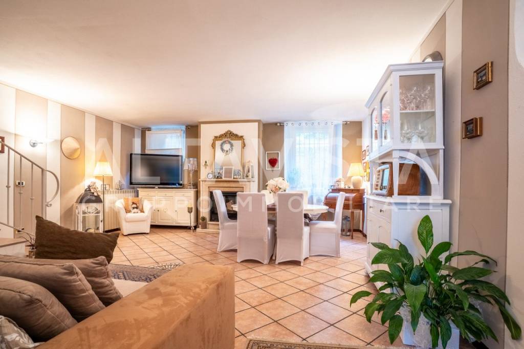 casa indipendente in vendita a Rezzato