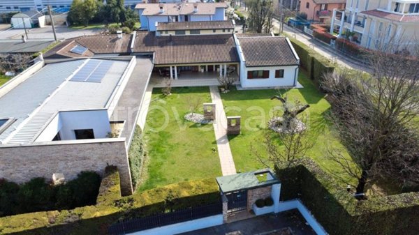 casa indipendente in vendita a Rezzato