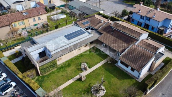 casa indipendente in vendita a Rezzato