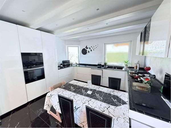 casa indipendente in vendita a Rezzato in zona San Giacomo