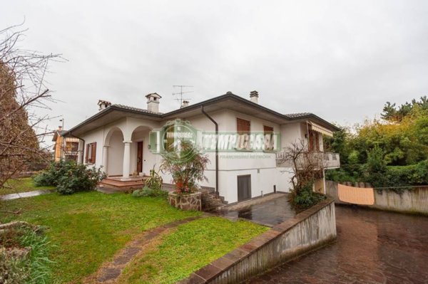 casa indipendente in vendita a Rezzato in zona Treponti