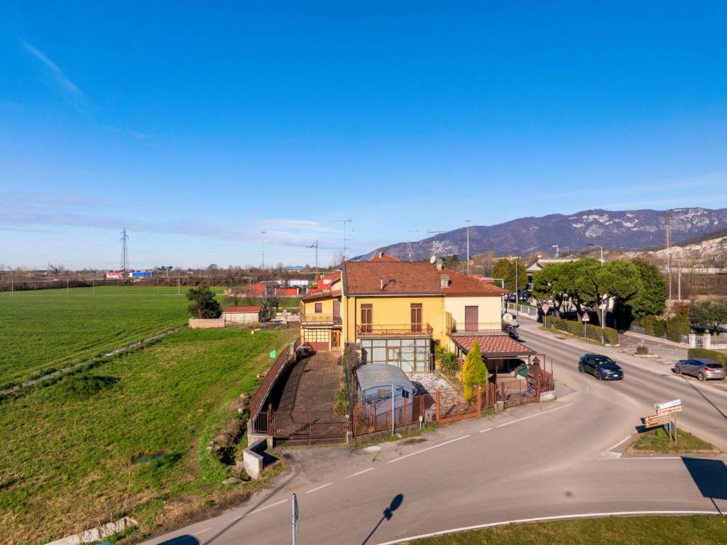 casa indipendente in vendita a Rezzato