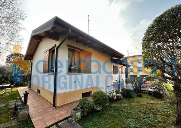 casa indipendente in vendita a Rezzato
