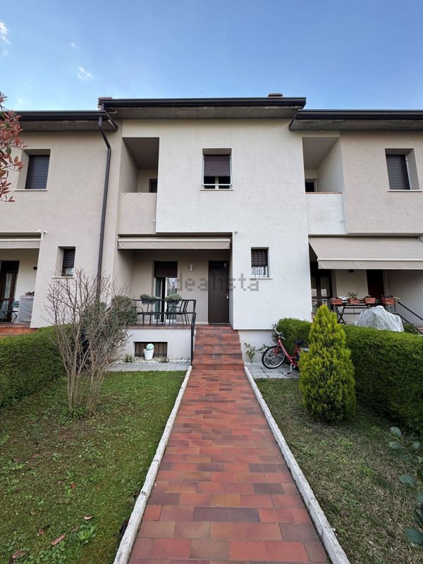 casa indipendente in vendita a Rezzato in zona Treponti
