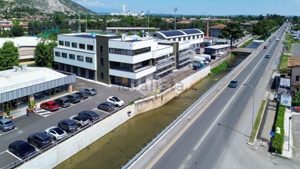 ufficio in vendita a Rezzato in zona Treponti