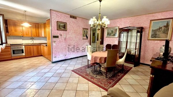 appartamento in vendita a Rezzato in zona Treponti