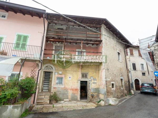 casa indipendente in vendita a Rezzato in zona Virle