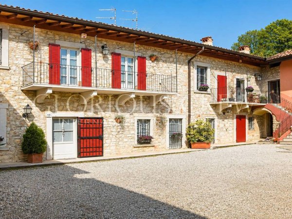 appartamento in vendita a Rezzato in zona Virle