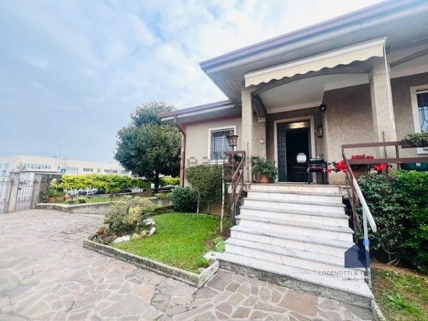 casa indipendente in vendita a Rezzato