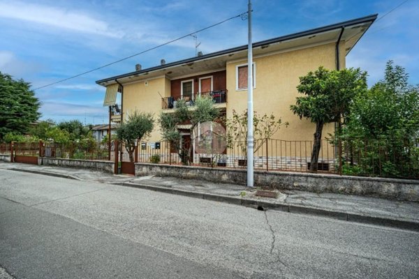 appartamento in vendita a Rezzato in zona Virle