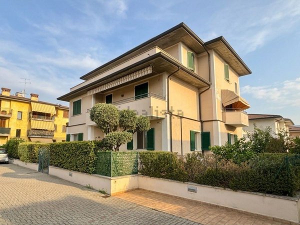 appartamento in vendita a Rezzato in zona Virle