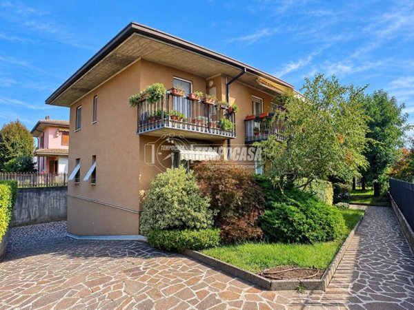 appartamento in vendita a Rezzato in zona Virle