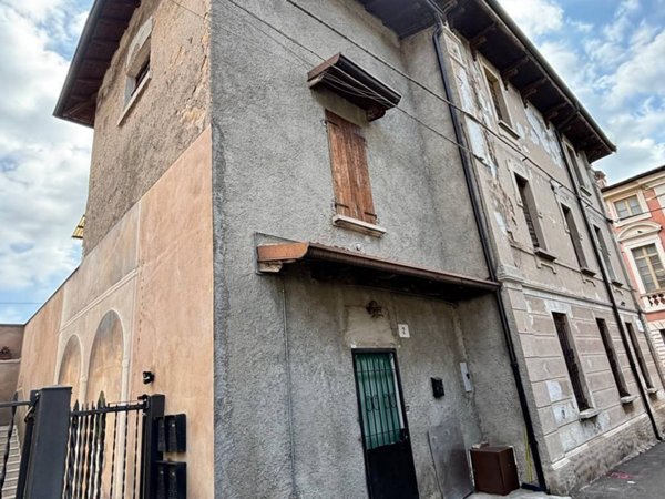 casa indipendente in vendita a Rezzato in zona Virle