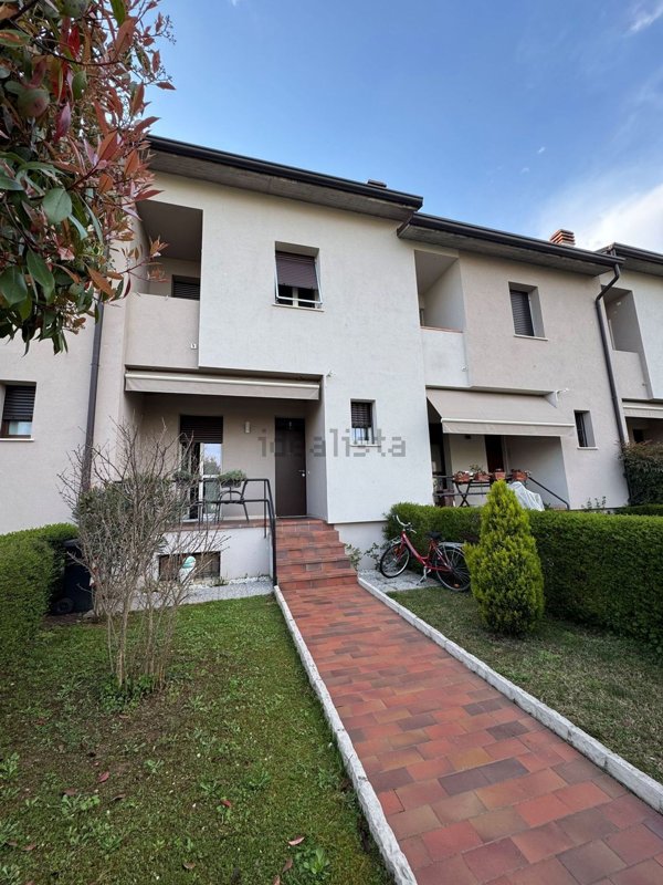 casa indipendente in vendita a Rezzato in zona Virle