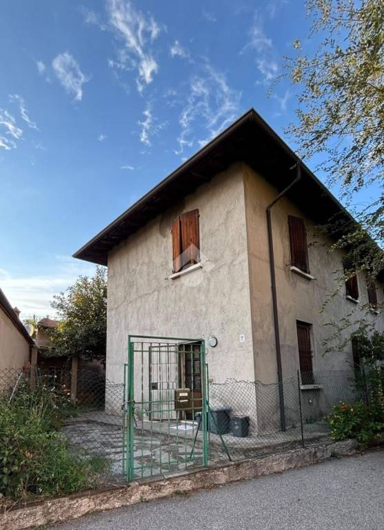 appartamento in vendita a Rezzato in zona Virle