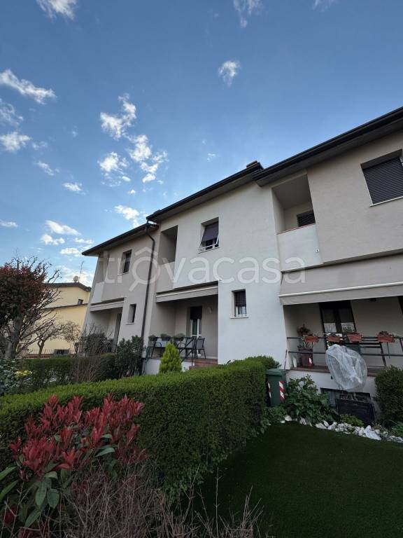 casa indipendente in vendita a Rezzato in zona Virle