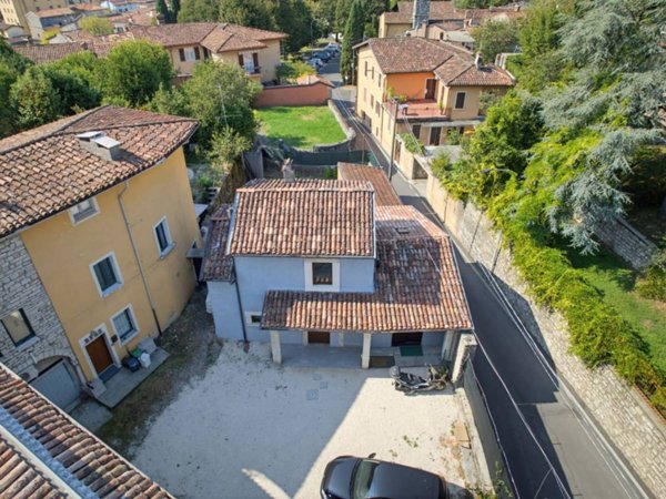 appartamento in vendita a Rezzato in zona Virle