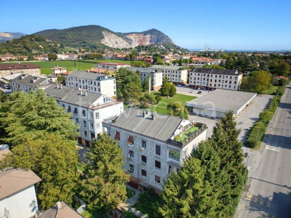 appartamento in vendita a Rezzato in zona Virle