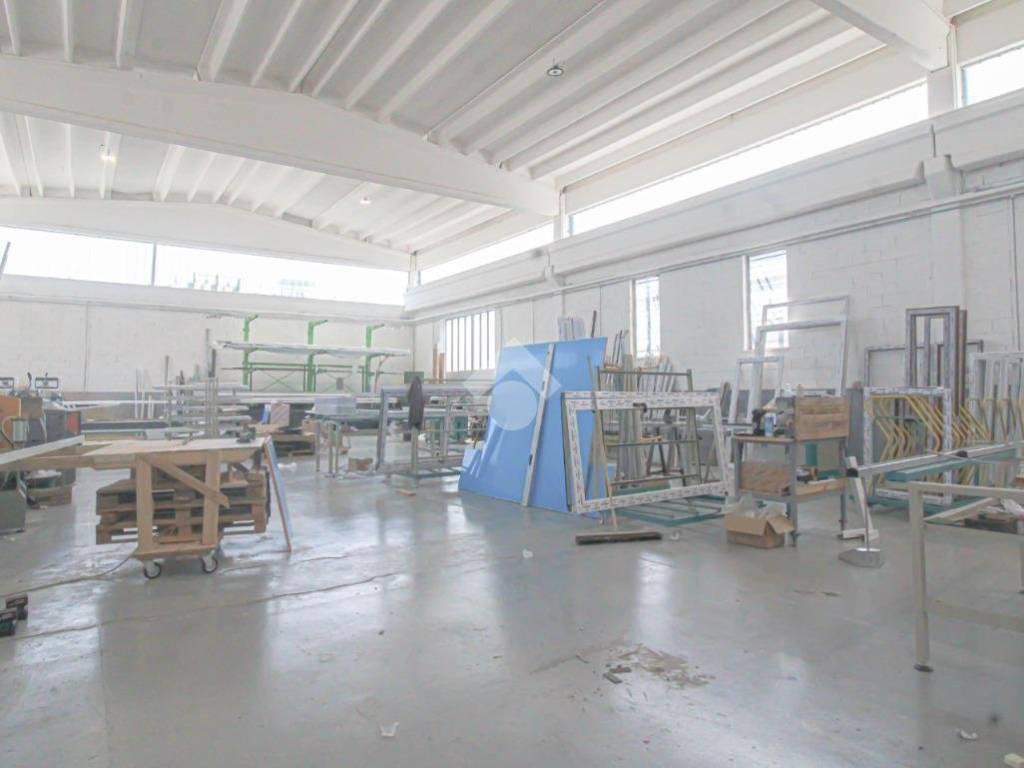 locale commerciale in vendita a Roccafranca