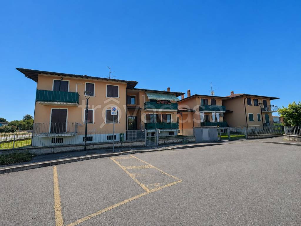 appartamento in vendita a Roccafranca in zona Ludriano