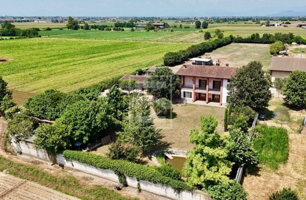 casale in vendita a Roccafranca in zona Ludriano