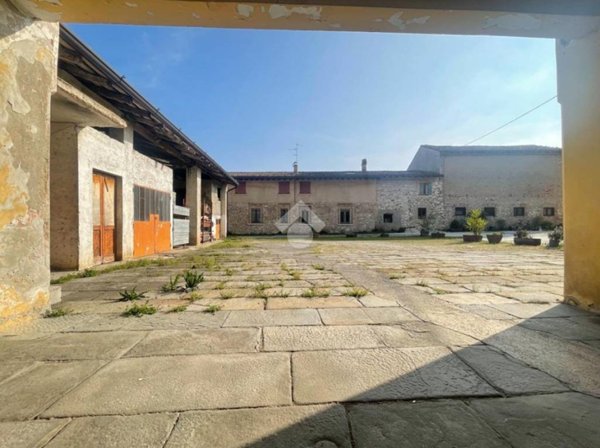 casa indipendente in vendita a Rodengo Saiano in zona Moie