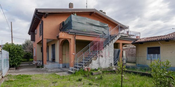 casa indipendente in vendita a Rodengo Saiano