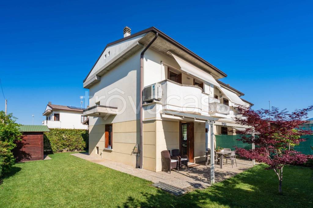 casa indipendente in vendita a Rodengo Saiano in zona Moie