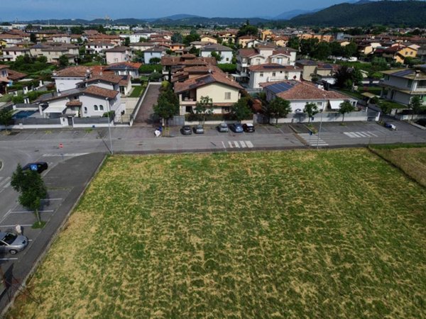 terreno edificabile in vendita a Rodengo Saiano