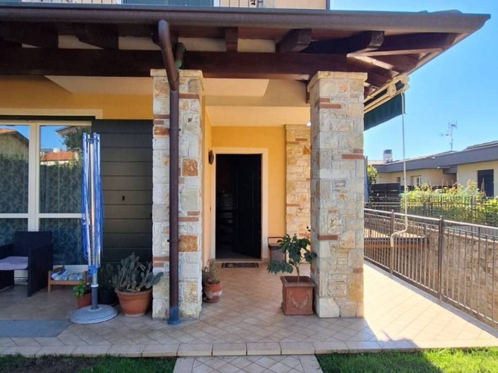 casa indipendente in vendita a Rodengo Saiano