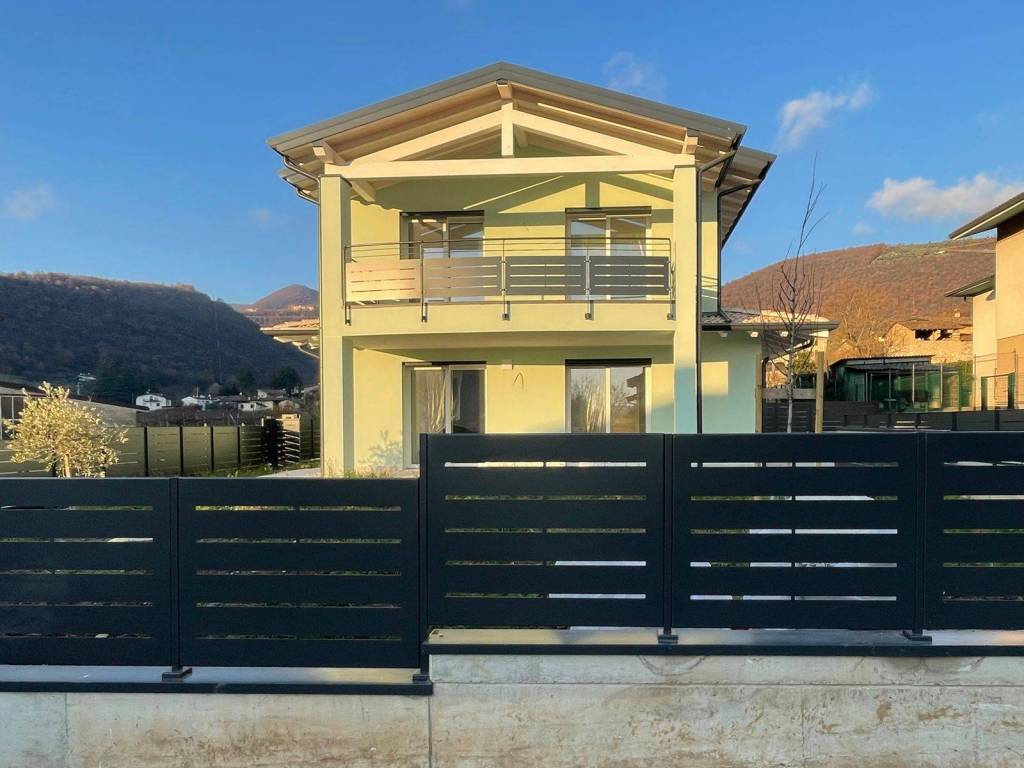 casa indipendente in vendita a Rodengo Saiano in zona Ponte Cingoli