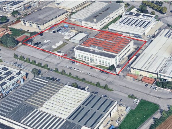 locale commerciale in vendita a Rodengo Saiano