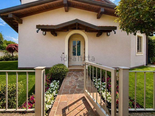 casa indipendente in vendita a Rodengo Saiano