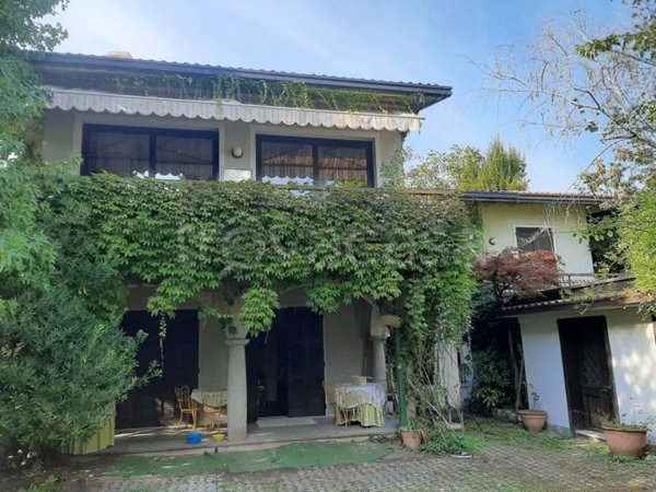 casa indipendente in vendita a Roè Volciano in zona Volciano