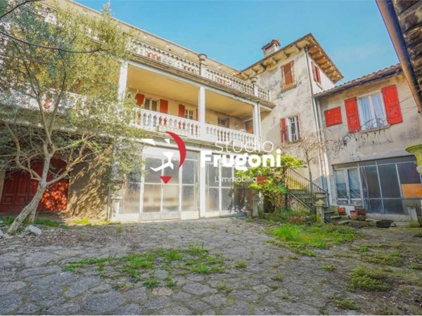 casa indipendente in vendita a Roè Volciano
