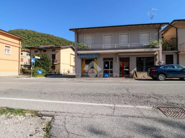 negozio in vendita a Roè Volciano