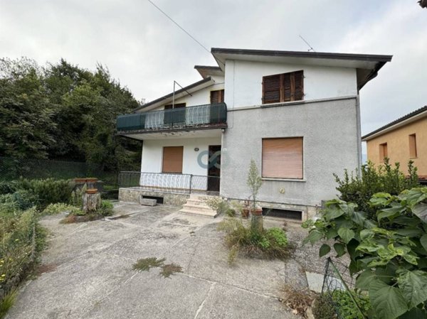 casa indipendente in vendita a Roè Volciano