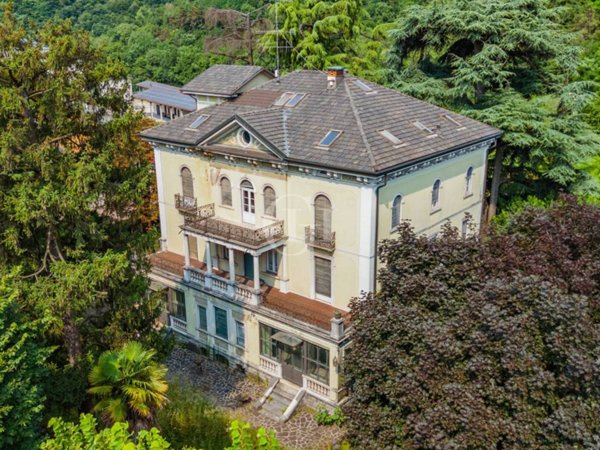 villa in vendita a Roè Volciano